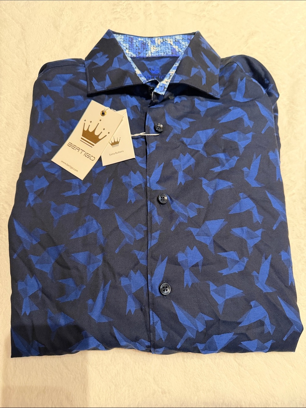 Bertigo Men’s Long Sleeve Shirt size M Black & Blue Design NWT